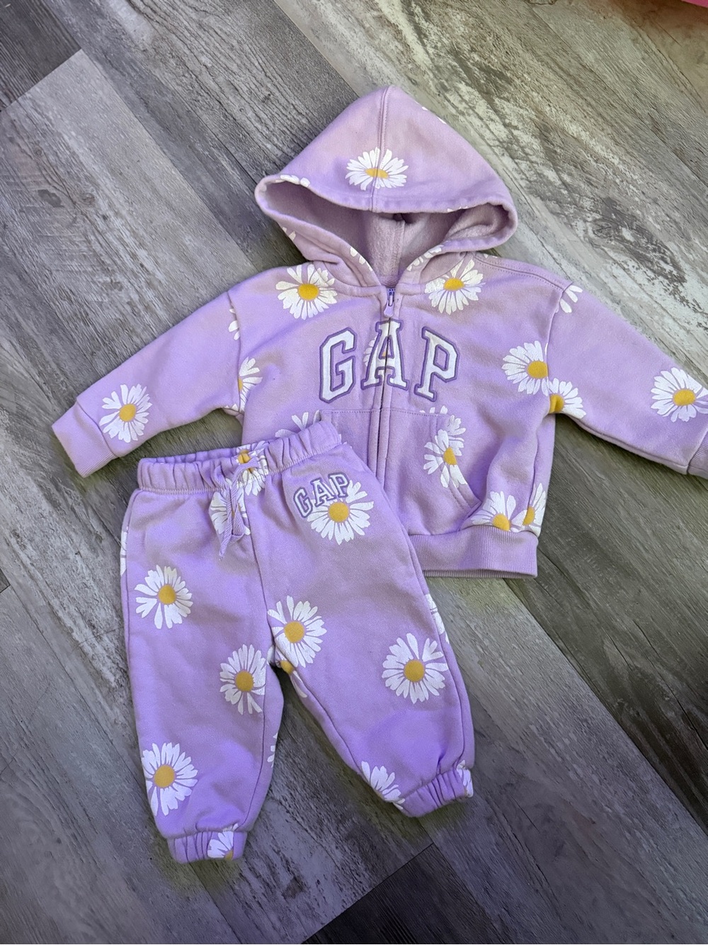 GAP Lilac Daisy Zip Hoodie & Joggers - Purple with White & Yellow Flowers(6-12m)